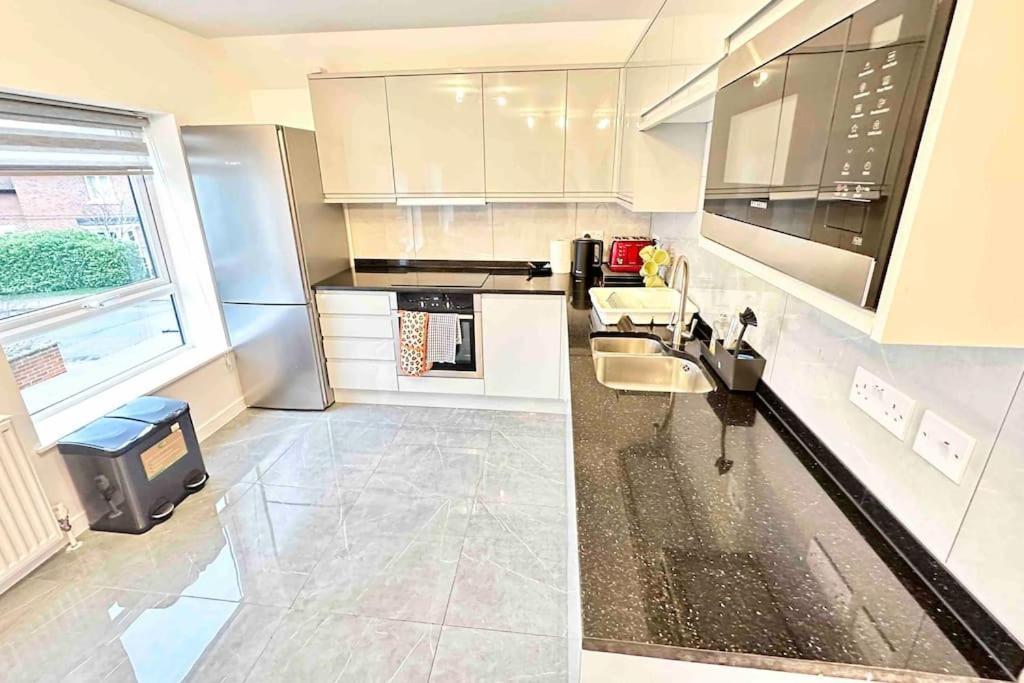 Paradigm House, Delightful 2-Bedroom Flat 4, Oxford Bagian luar foto